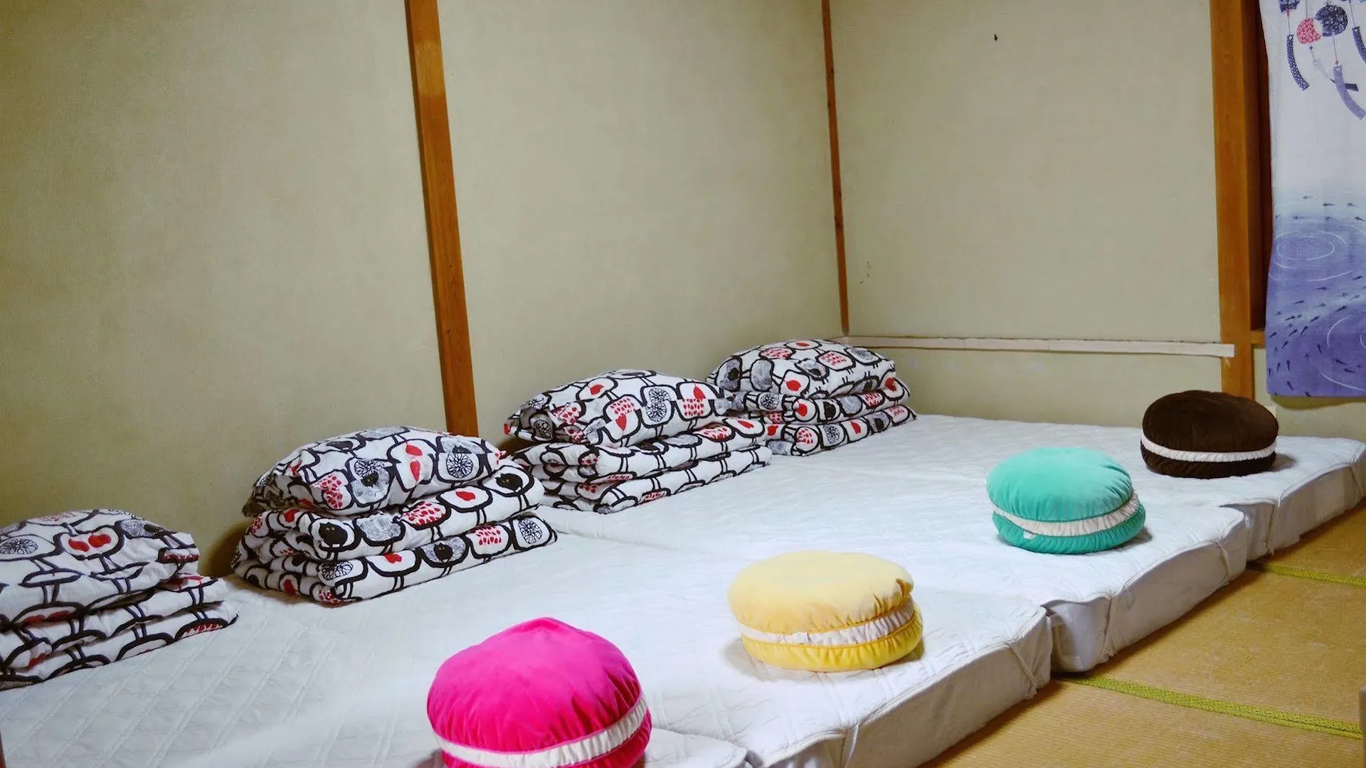 Guest House Social House Osaka 2*,